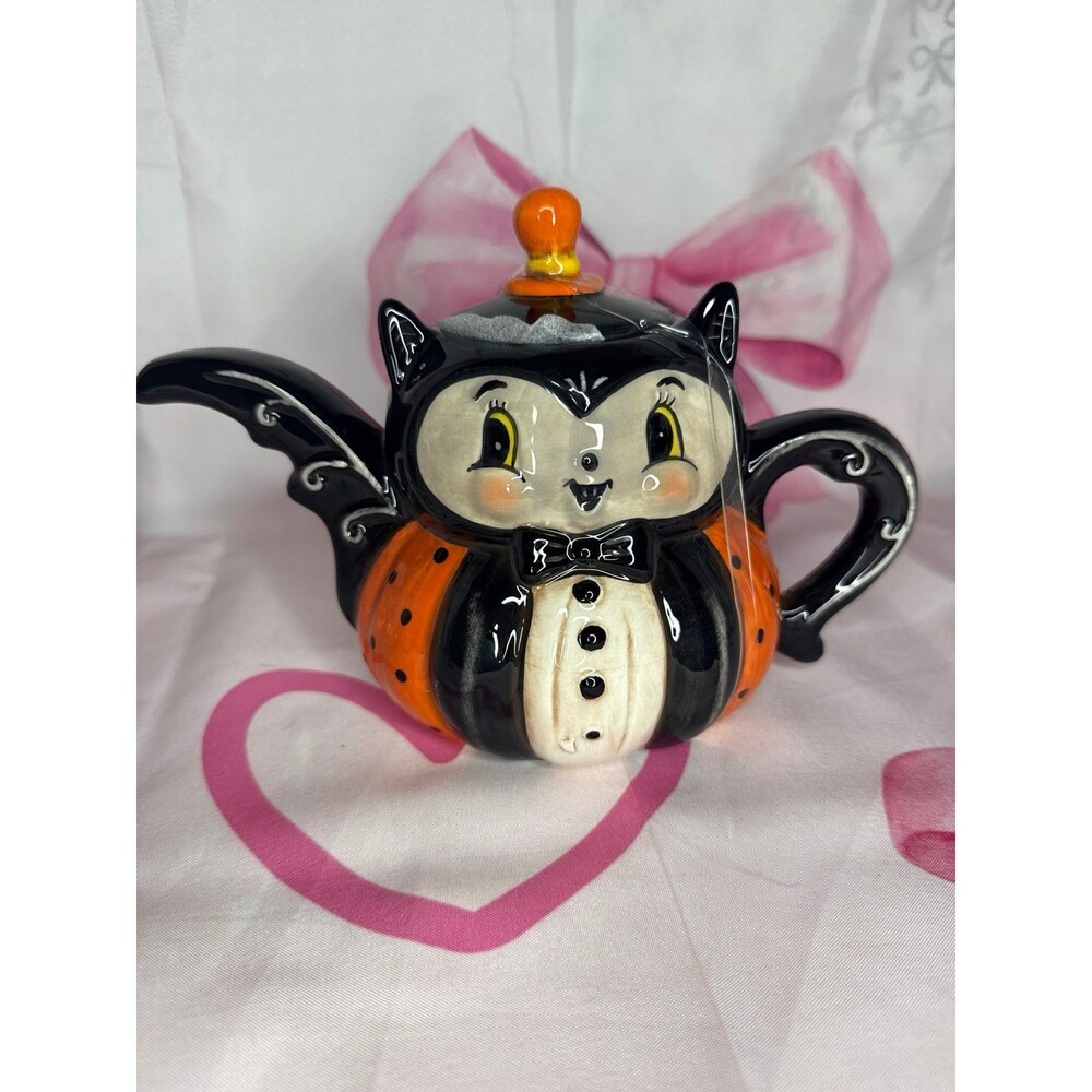 Johanna Parker Halloween bat teapot